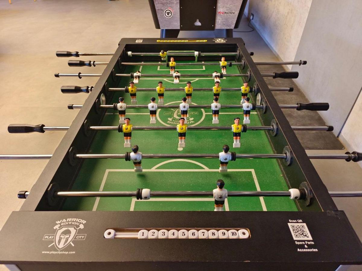 Radisson Resort And Spa Lonavala Ngoại thất bức ảnh A table football table