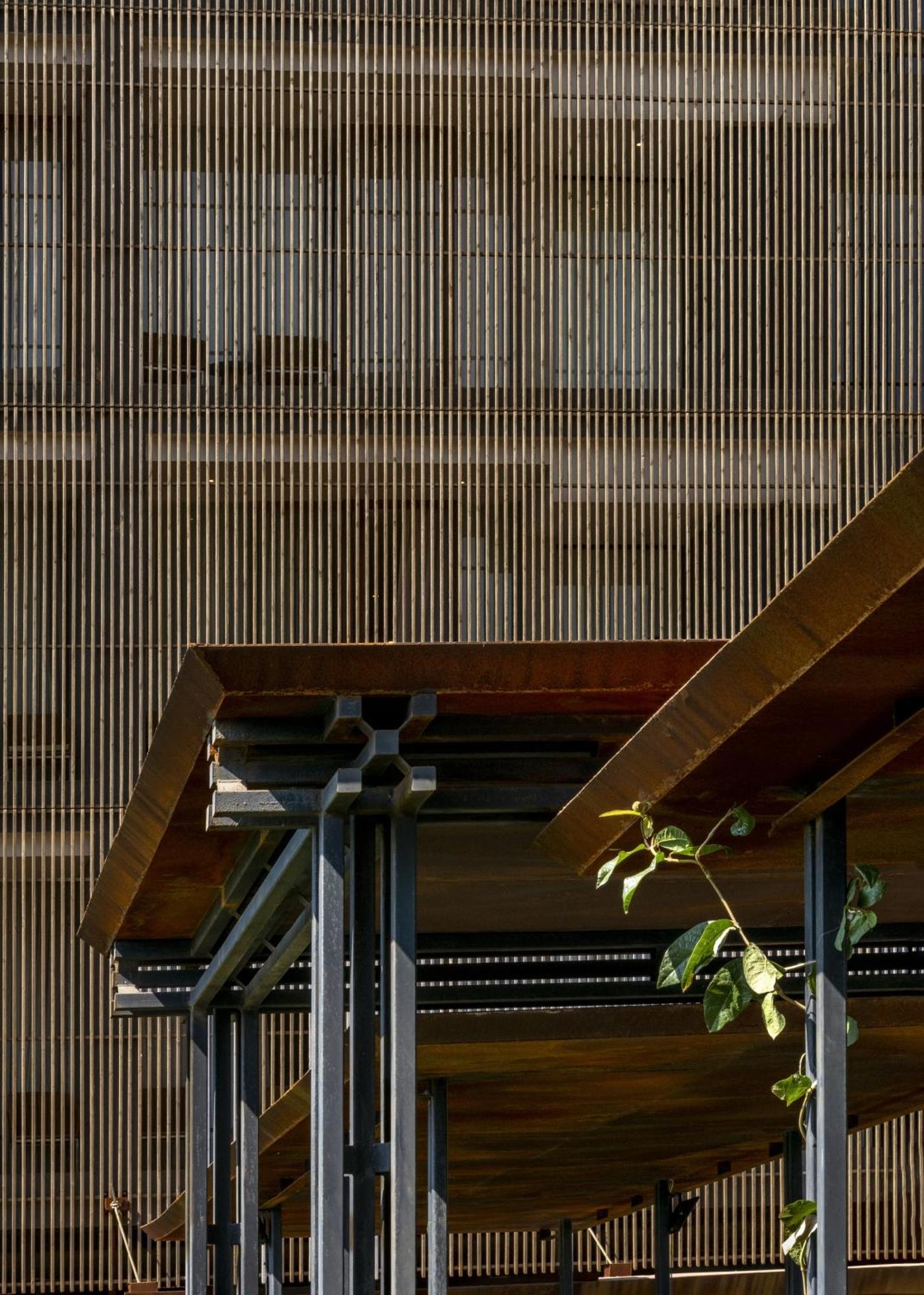 Radisson Resort And Spa Lonavala Ngoại thất bức ảnh Detail of the facade