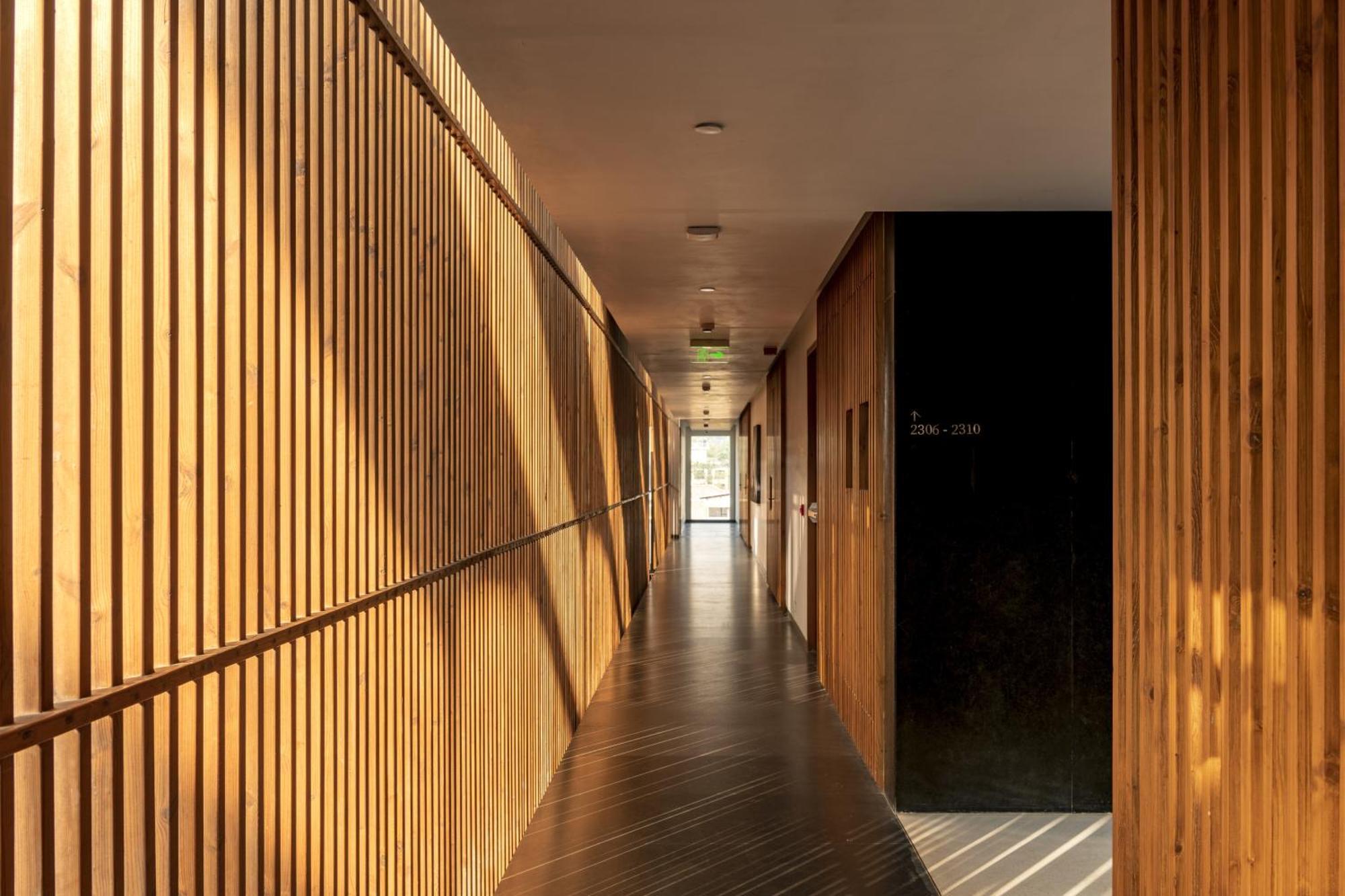 Radisson Resort And Spa Lonavala Ngoại thất bức ảnh Interior of the hotel