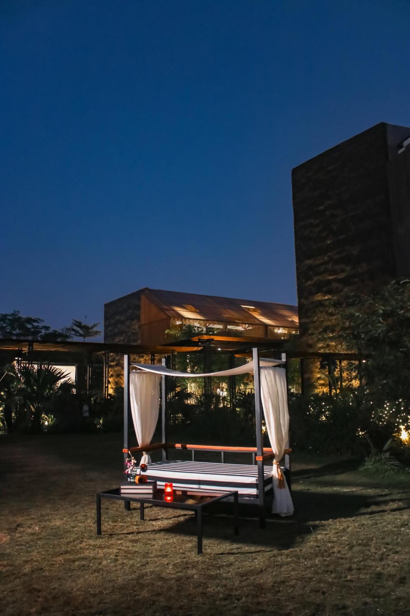 Radisson Resort And Spa Lonavala Ngoại thất bức ảnh The Sukhothai